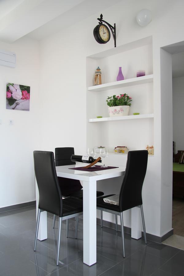 Apartment Paula With Private Jacuzzi And Parking- Near The Beach 자다르 외부 사진