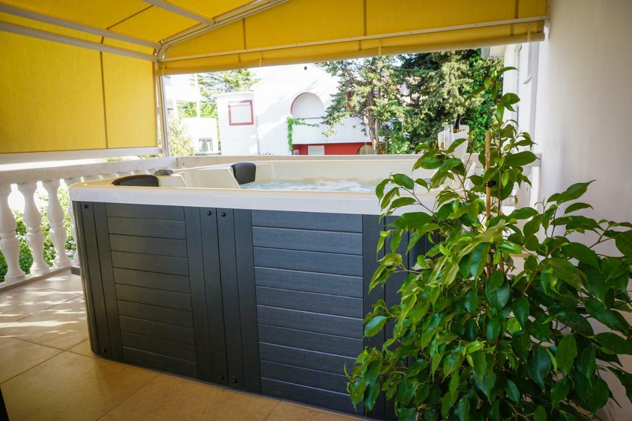 Apartment Paula With Private Jacuzzi And Parking- Near The Beach 자다르 외부 사진