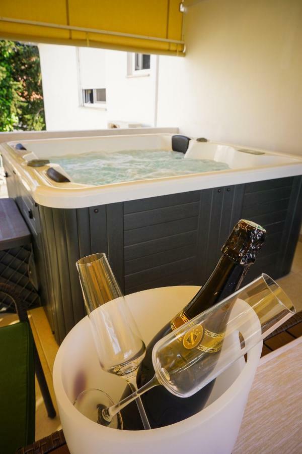 Apartment Paula With Private Jacuzzi And Parking- Near The Beach 자다르 외부 사진