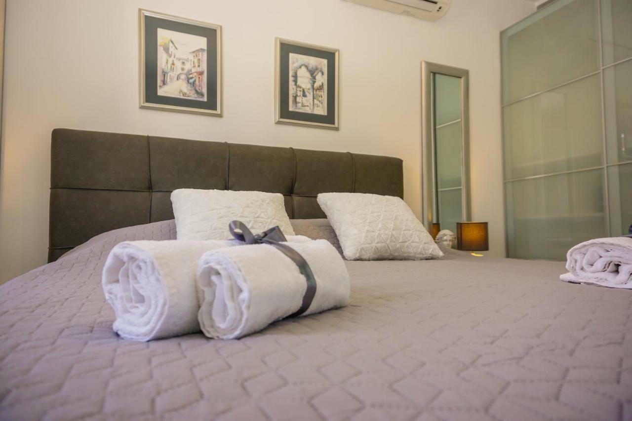 Apartment Paula With Private Jacuzzi And Parking- Near The Beach 자다르 외부 사진