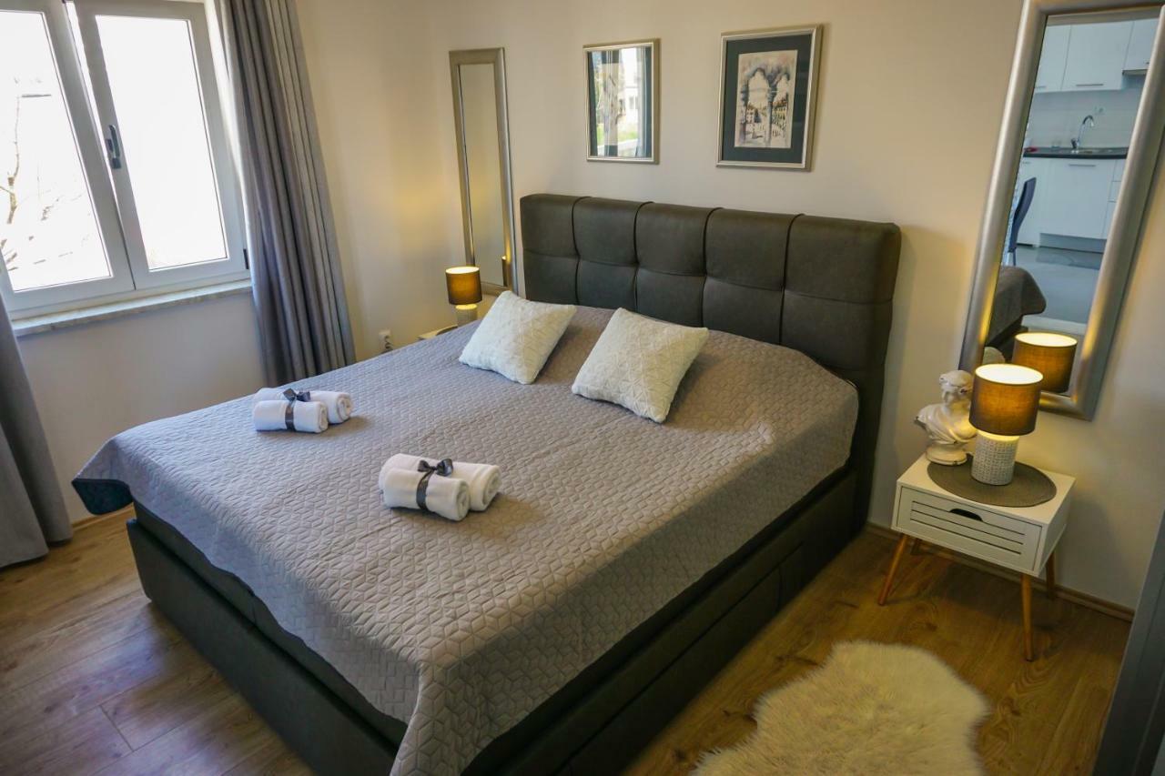 Apartment Paula With Private Jacuzzi And Parking- Near The Beach 자다르 외부 사진