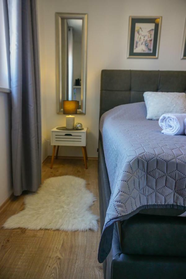 Apartment Paula With Private Jacuzzi And Parking- Near The Beach 자다르 외부 사진
