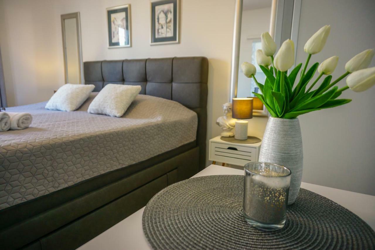 Apartment Paula With Private Jacuzzi And Parking- Near The Beach 자다르 외부 사진
